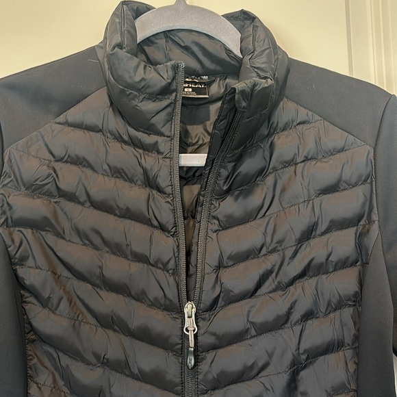 32 Degree Heat Jacket.  excellent pre loved condition.  Size S. - Picture 2 of 4